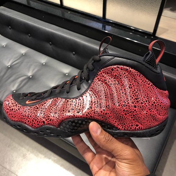 nike hard sole shoes